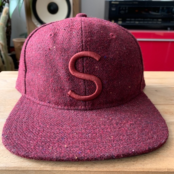 Saturdays wool crimson hat - Picture 1 of 3